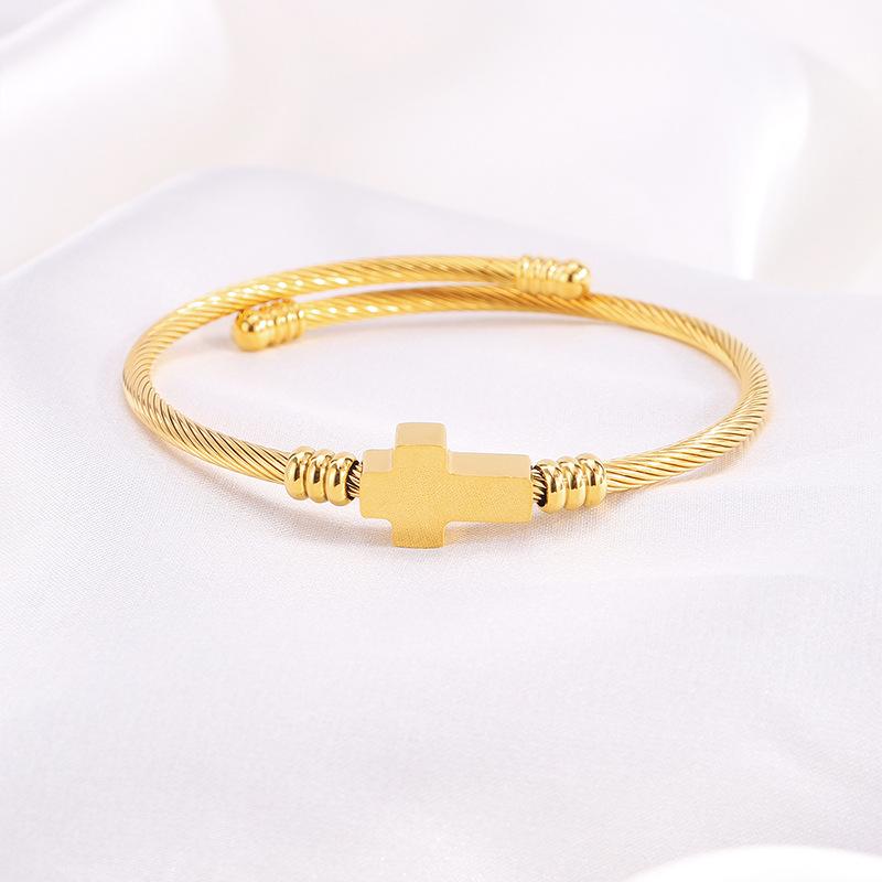 Titanium Steel Bracelet - Heart-shaped Steel Wire Cross Bead Beaded Open Bracelet for Women, Featuring Simple Design and Being A Niche Item.