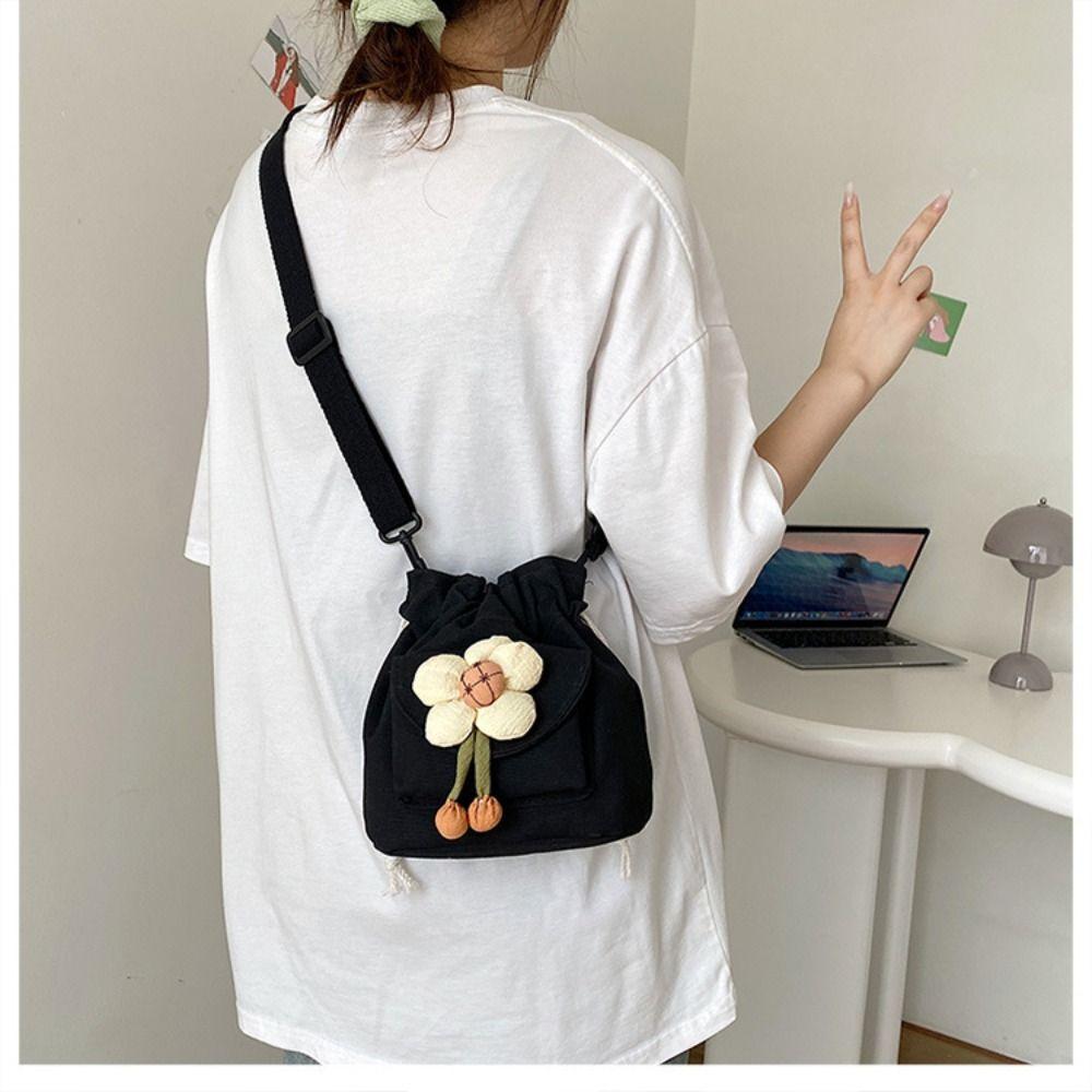 

Flowers Drawstring Shoulder Bag Drawstring Buckle Versatile Armpit Bag Daily Matching