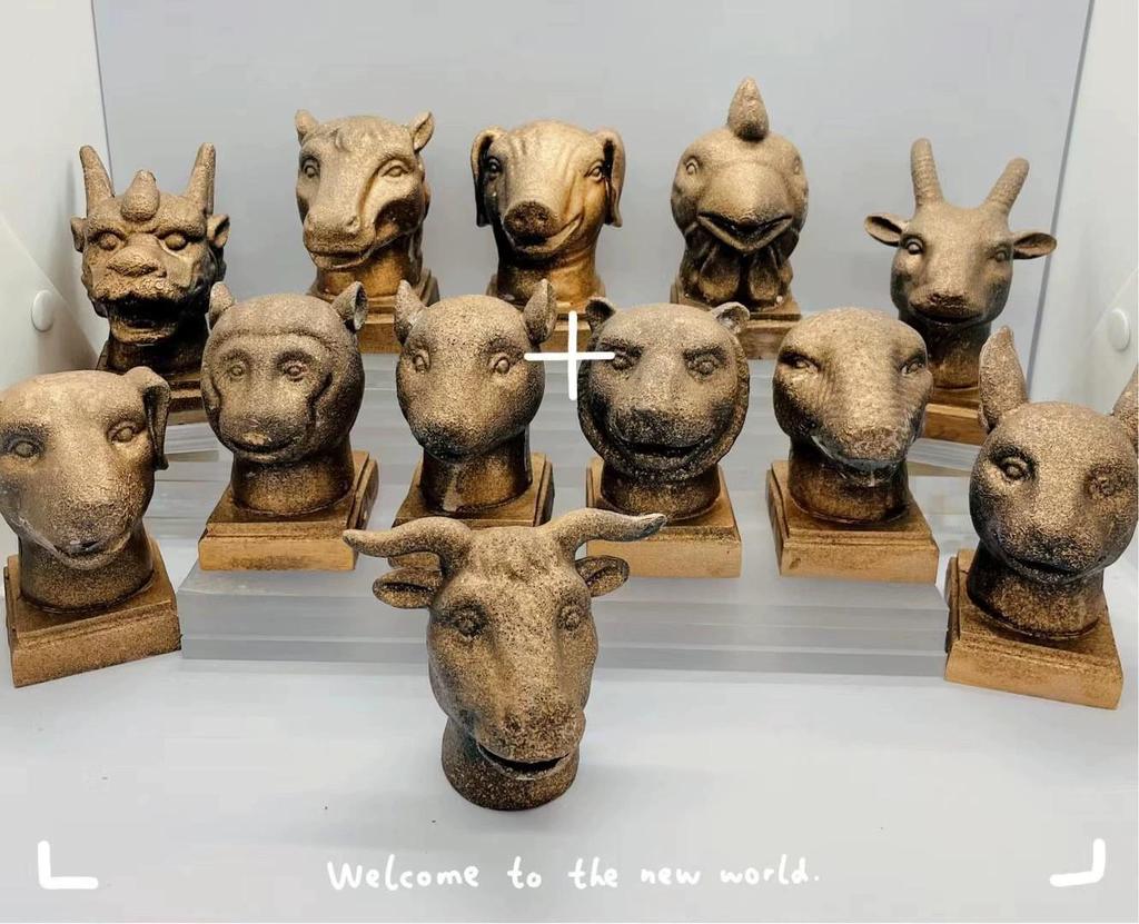 Dinosaur Fossil Excavation Toy – Children's Educational DIY Dig Kit with Surprise Gem Figurine