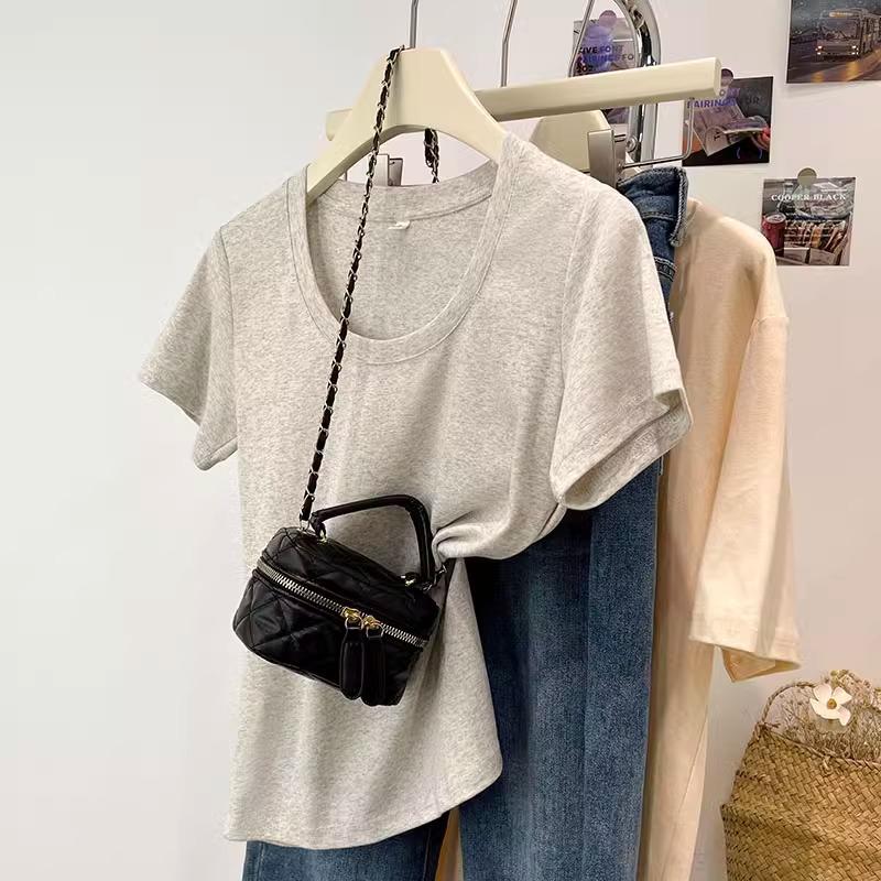 

Women s Slimming White U-Neck Short-Sleeve T-Shirt - Spring/Summer 2025 Collection M