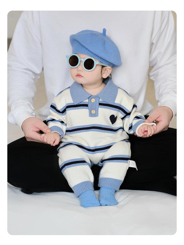 2025 Herbst/Winter Gestreifter Herz Familienstrick-Jumpsuit für Drei oder Vier