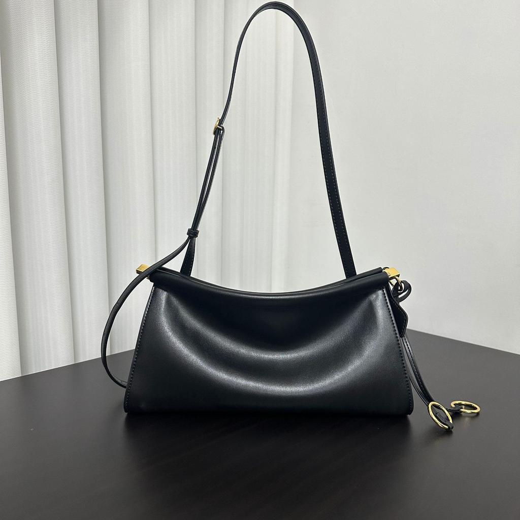 French niche design minimalist style cowhide shoulder armpit bag commuting simple fashion versatile women's fashion baguette bag