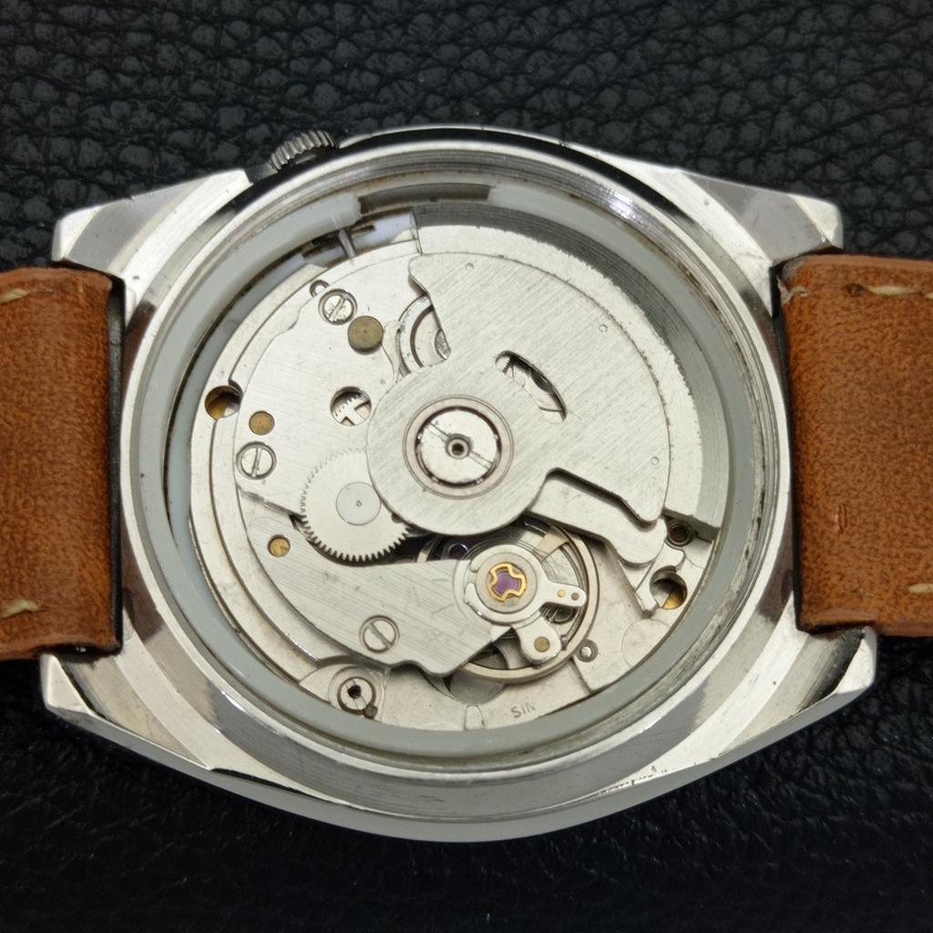 VINTAGE SEIKO 5 AUTOMATIC JAPAN MENS ORIGINAL DIAL WATCH a702371-5