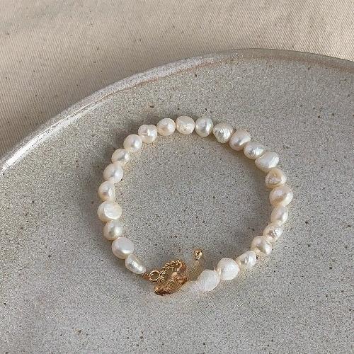 French Baroque Freshwater Pearl Bracelet Female Retro Niche Design Sense Bracelet Hand-made Gentle Temperament Jewelry
