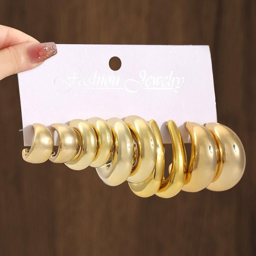 New gold personality exaggerated CCB earrings creative circle earrings set pair