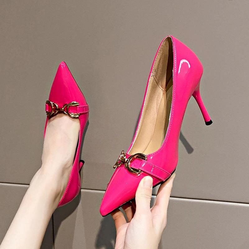 Fashion Women High Heels Wedding Nude Green Red Pumps Lady Luxury Designer Replica Metal Chain Stiletto Low Heels Fashion Shoes