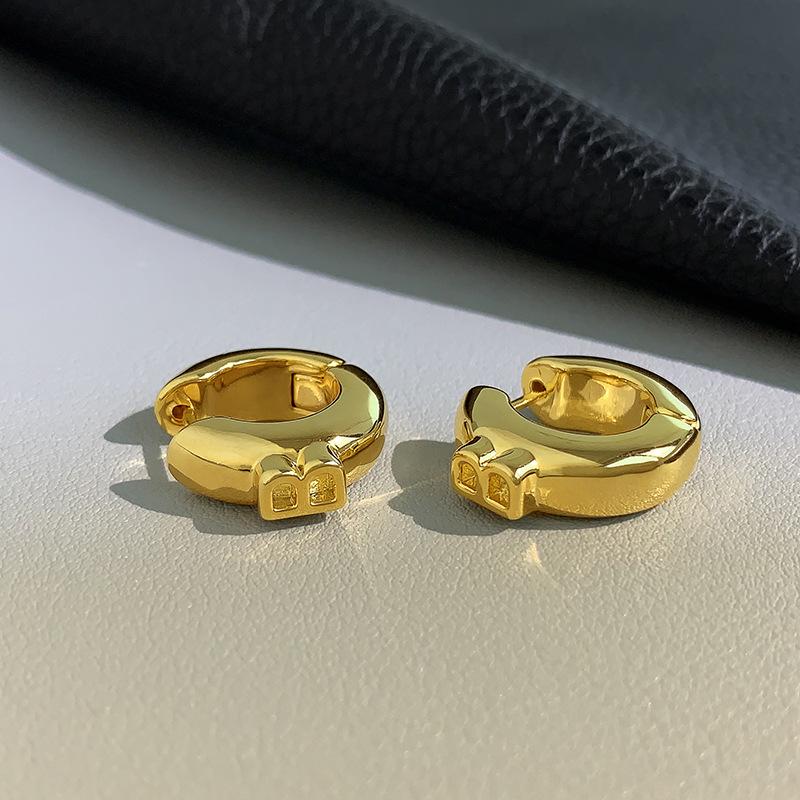 

Срібні сережки-китиці з квітками - Модні довгі підвіски в вишуканому стилі