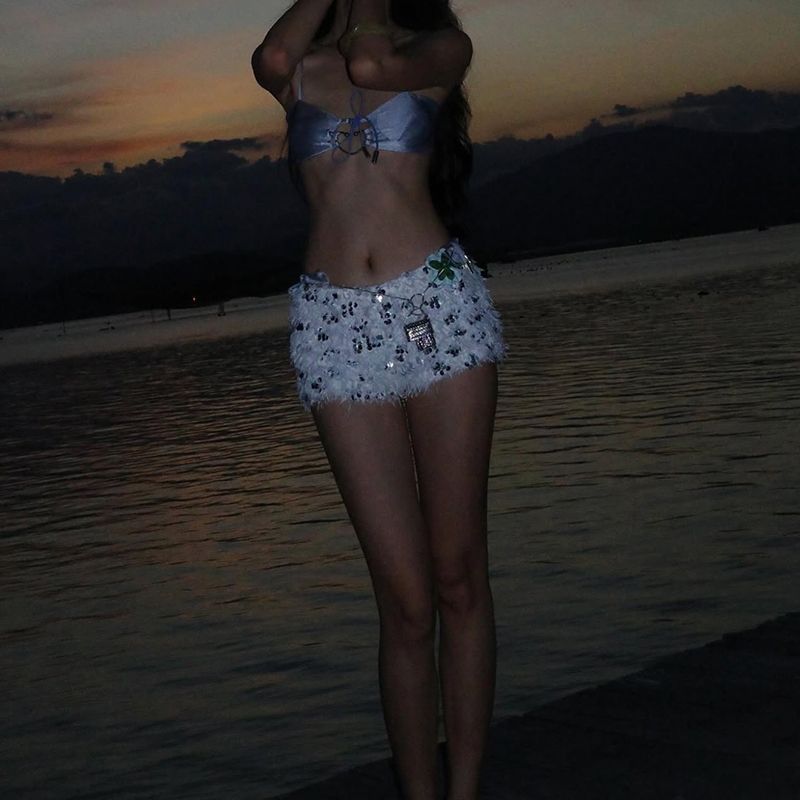 

# Sisjuly# Beach Pure Desire Beautiful Floating Blue Buckle Sling Furry Small Flower Shorts Two-piece Set Female White shorts(K25P69316) M