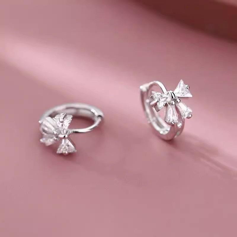 Блестящие серьги-бантики из циркония в корейском стиле – Элегантные, легкие и универсальные украшения для женщин