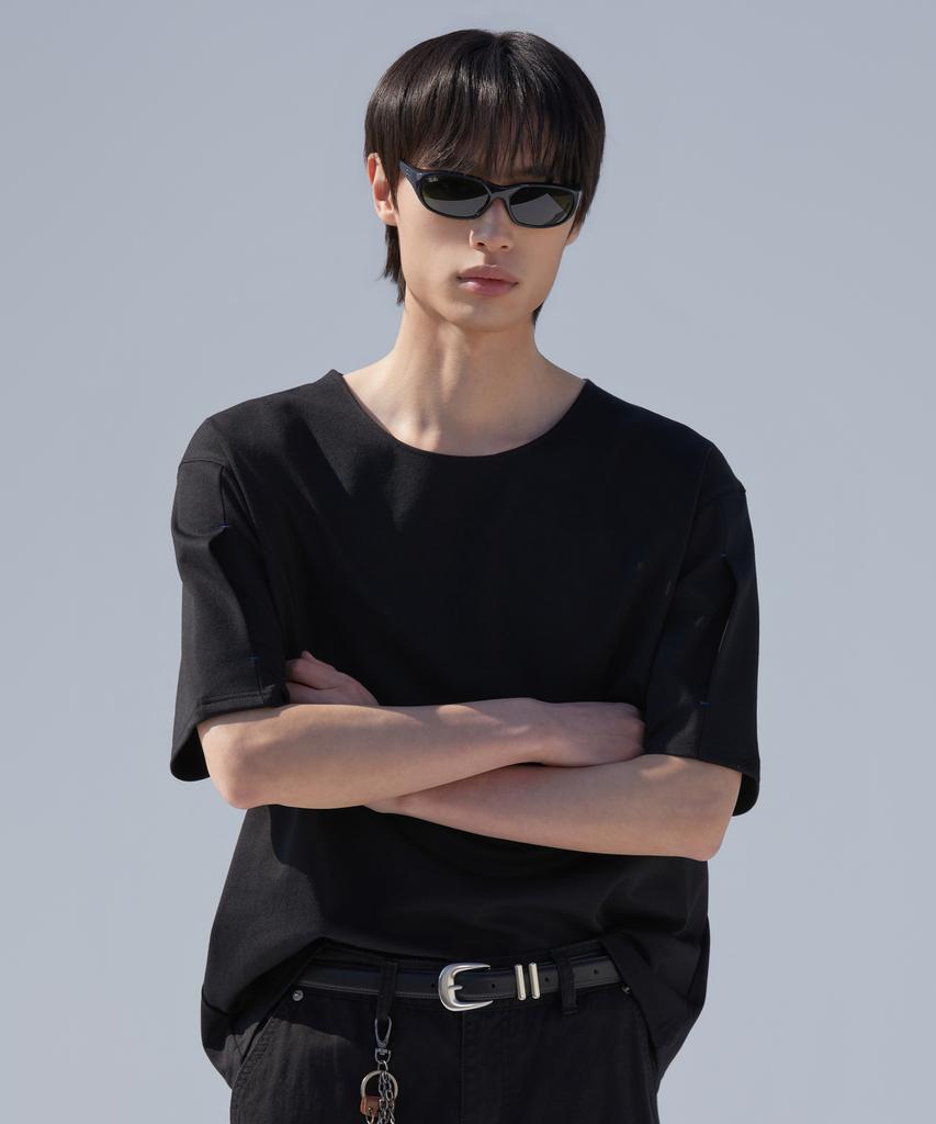 Dibeullu Tuck U-Neck Short Sleeve Black