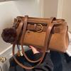 A Niche, High-end Retro Underarm Bag and A Fashionable Commuting Single-shoulder Bag