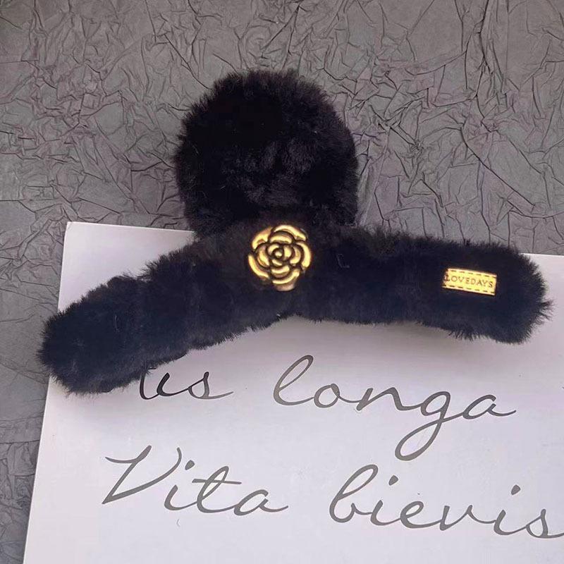 

Collection Autumn 2023 Womens Plush Hair Clip With Tea Flower Design Handmade StyleA