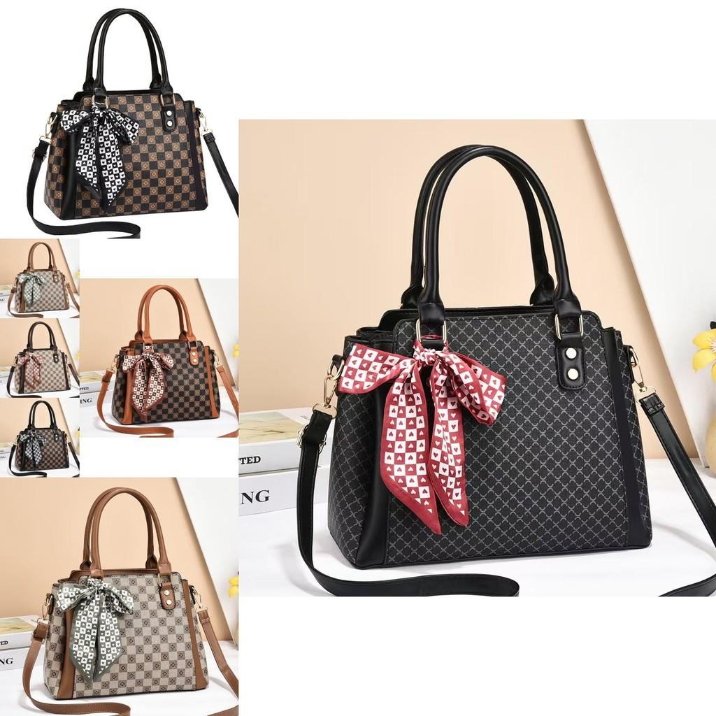Fashionable Pu Tote Bag For Women With Stylish Plaid Design And Soft Structure
