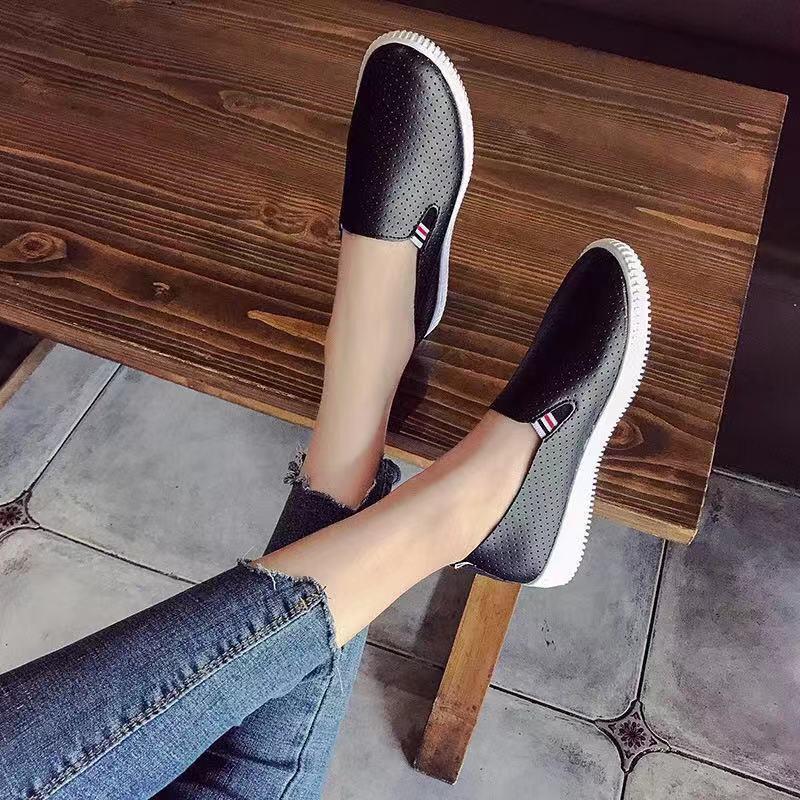 Scarpe bianche classiche all-match Scarpe da donna traspiranti cave traspiranti antiscivolo morbide leggere traspiranti in un solo passaggio Scarpe in pelle da donna