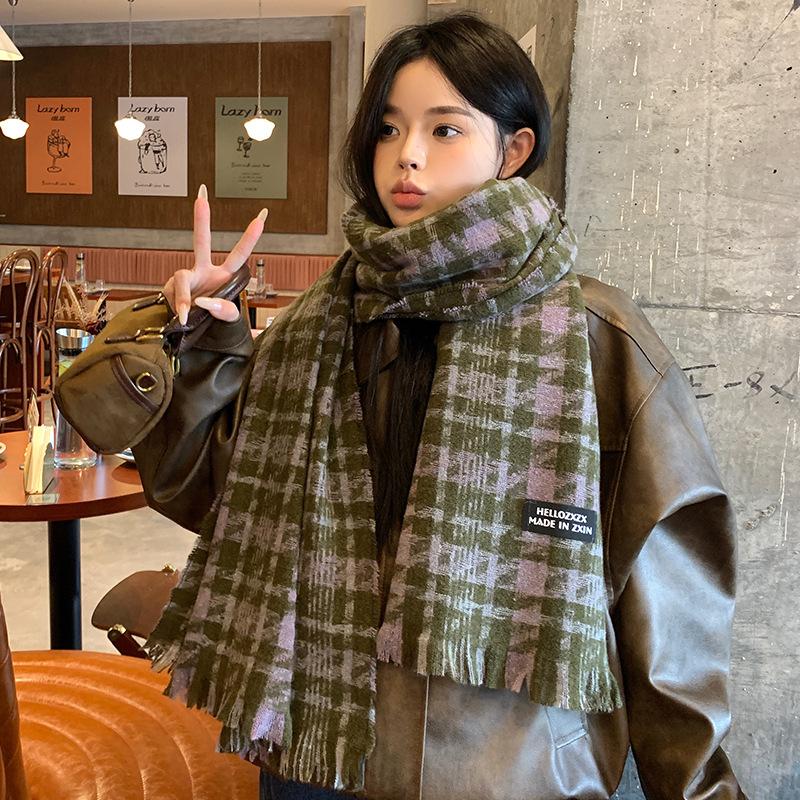 Korean plaid scarf women's autumn and winter new retro thickened warm atmosphere plaid knitted scarf student tide