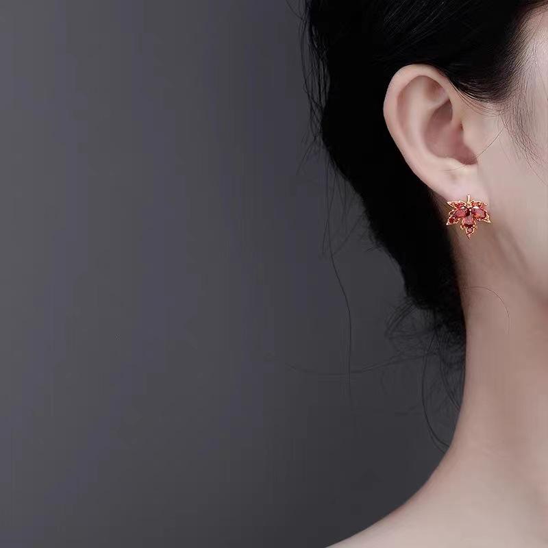 Korean Red Maple Leaf Earrings: Unique, Trendy Autumn/Winter 2022 Style