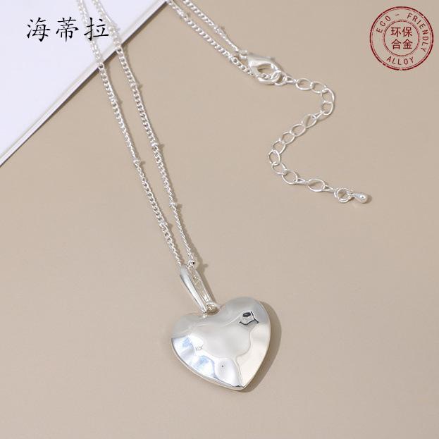 New smooth love alloy small pendant niche love high sense versatile women's collarbone necklace