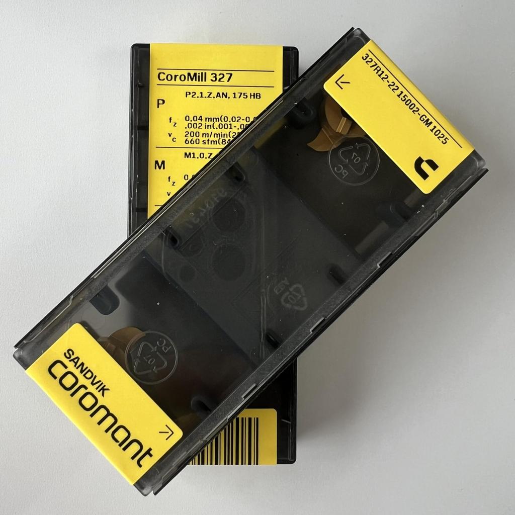 SANDVIK / 327R12-2215002-GM 1025 / Original Swedish hard alloy blade 2 Pcs
