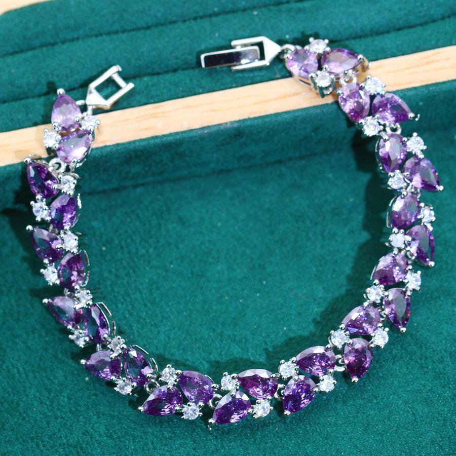 Europäisches und N Seiko Light Luxury Treasure Neues Armband Quadratischer Bonbon Mikro-Pavé Luxusarmband Zirkon Schmuck black