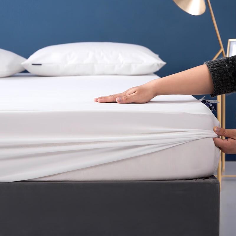 Junmo Breathable Fitted Mattress Protector