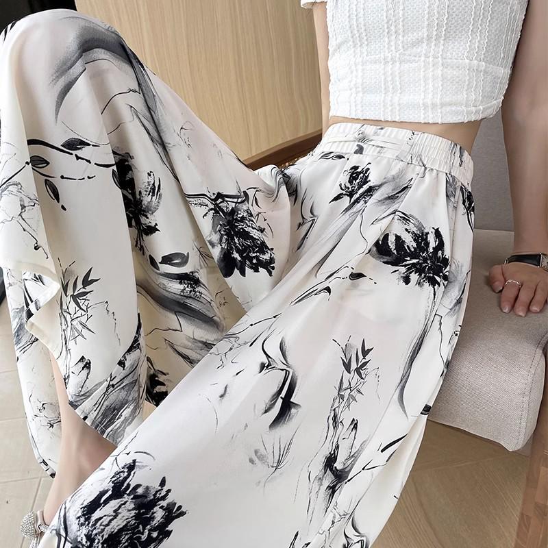 Dámské Capri kalhoty s vysokým pasem a širokými nohavicemi z ledového hedvábí: Tisk tušovou malbou, Styl Léto 2024, Volný a splývavý.