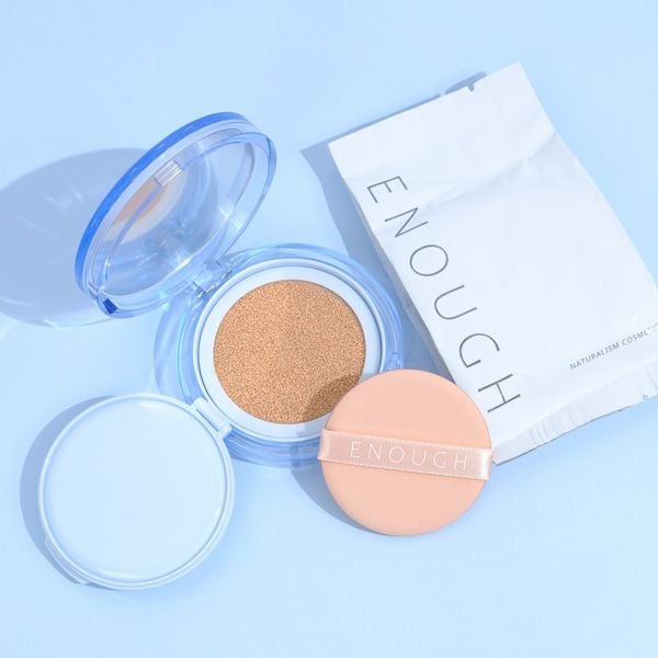 

ENOUGH Glow Filter Cushion + Refill SPF 50+ PA++++ #13 Light Beige +RANDOM GIFT
