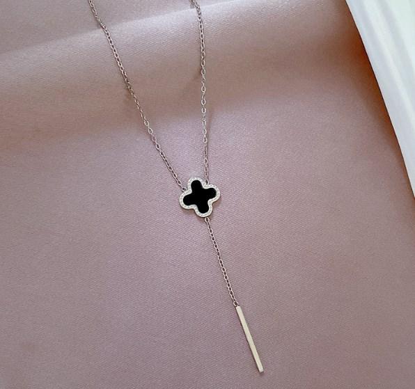 Light gold-plated chain with pendant with cubic zirconias