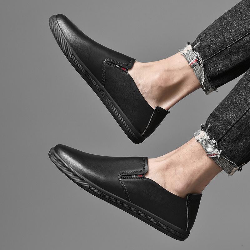 Fashion Flat Casual Men's Shoes Classic Minimalist Design Daily Office Leisure and Party Black and White Versatile Shoes Slip On