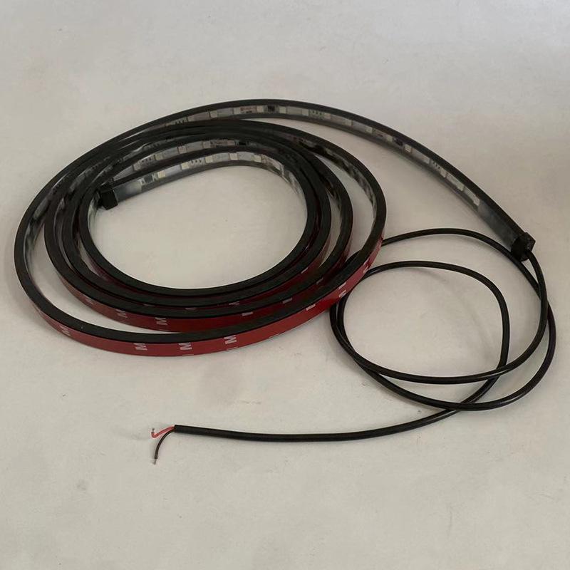 Pásek tekoucího světla na masku nákladního vozu a sluneční clonu: Barevná atmosféra a dekorativní osvětlení