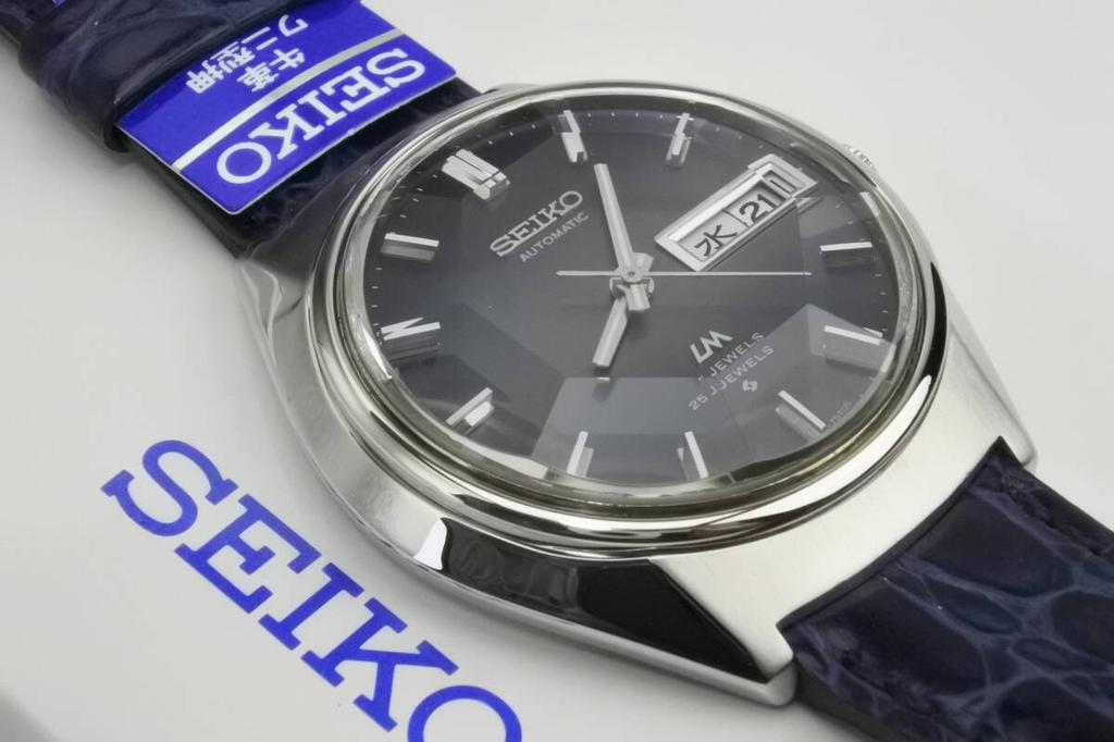 Model 1972 SEIKO Lord Matic 25 Jewels Crystal Automatic Watch with SEIKO Strap and Box Excellent Condition 9-Sided 5606-7240 Men's