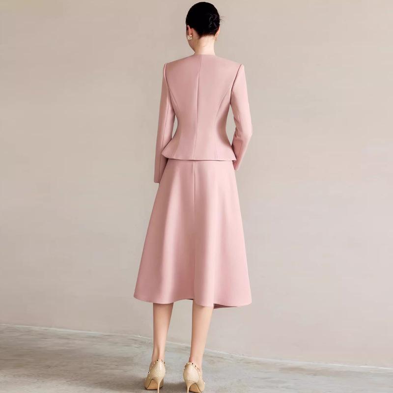 2025 Spring Collection: Elegant Pink Two-Piece Suit for Professional Wear