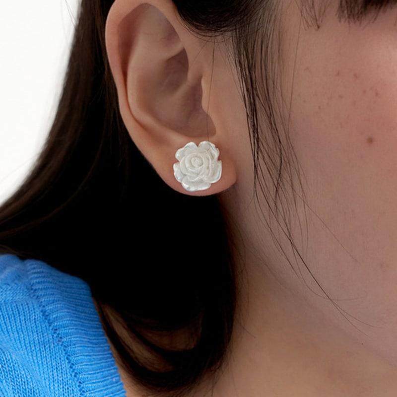 geegee rose formica earring - white