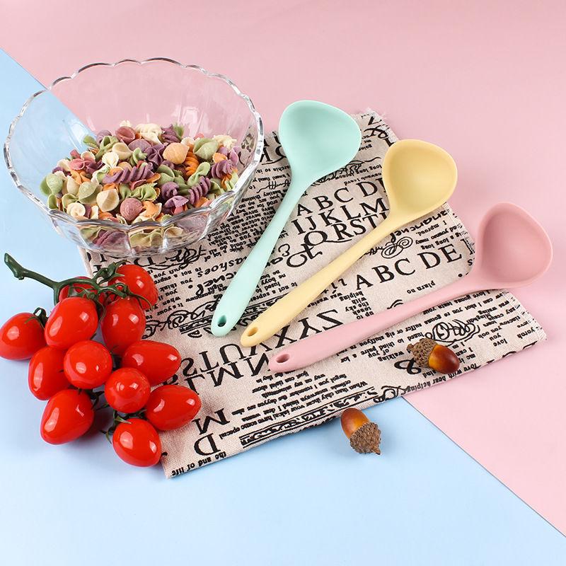 Long Handle Silicone Soup Spoon Large Ramen Noodles Tablespoons Pot Porridge Ladle Scoop Kawaii Japanese Kitchen Utensils