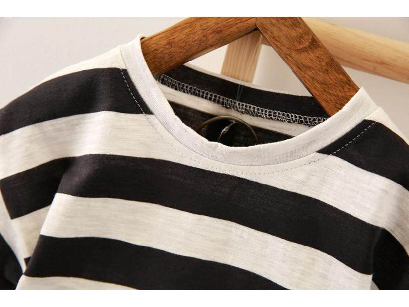 Chłopięcy T-shirt na lato 2022 - Casualowy w paski z krótkim rękawem dla dzieci