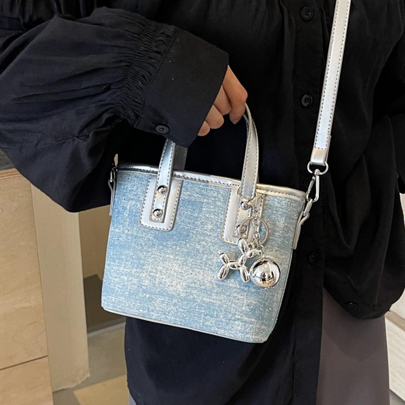 Popular Niche Casual Contrasting Denim Portable Bucket Bag Commuting Versatile Personalized Texture Messenger Women's Bag