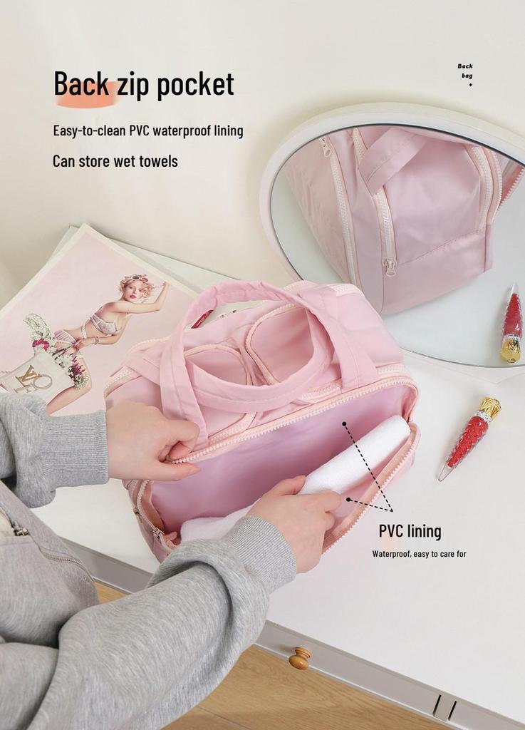 Grande Trousse de Maquillage Matelassée - Élégante, Légère, Portable, avec Compartiments et Double Ouverture pour le Voyage et les Articles de Toilette.