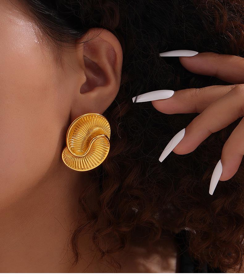 European and American Style Asymmetrical Titanium Steel 18K Gold Plated Water Drop Texture Spiral Earrings for Women
