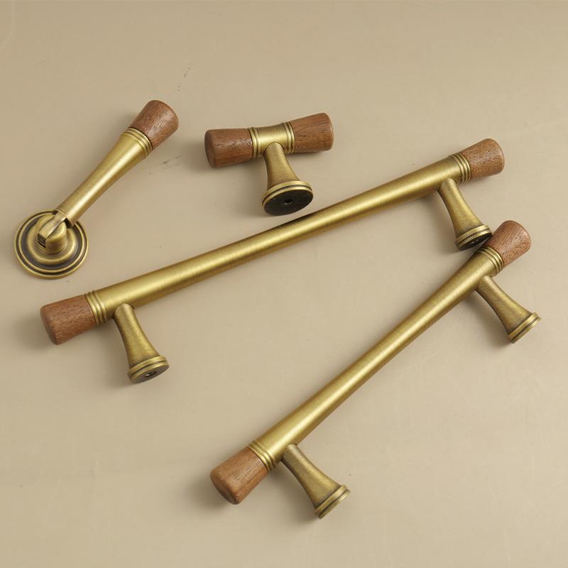 Vintage Look Nordic Cabinet Door Handle in Walnut and Brass for Clothing Storage