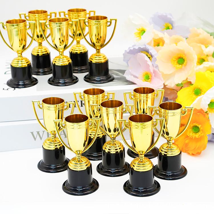 Kindergarten Award: Cross-border Mini Plastic Trophy for Children