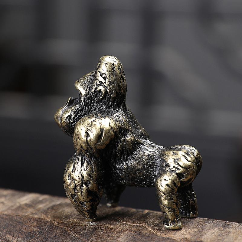 

Китайская классическая статуэтка гориллы из сплава, антикварная настольная статуэтка для изучения, украшение для стола, чайного столика, домашнего животного, сплошная чистая медная фигурка животного, украшение 1pcs