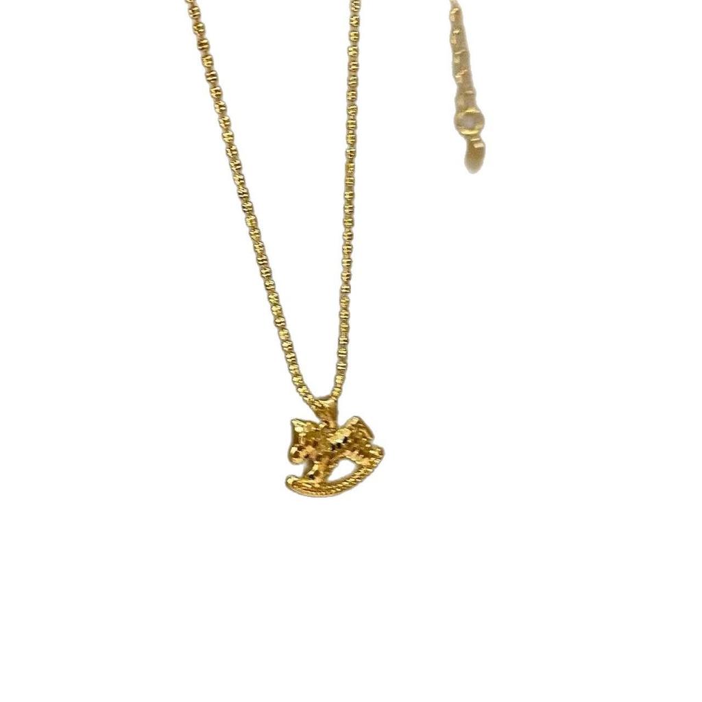 Gold Crushed Ice Horse Pendant Necklace - Light Luxury, Versatile Design for Women
