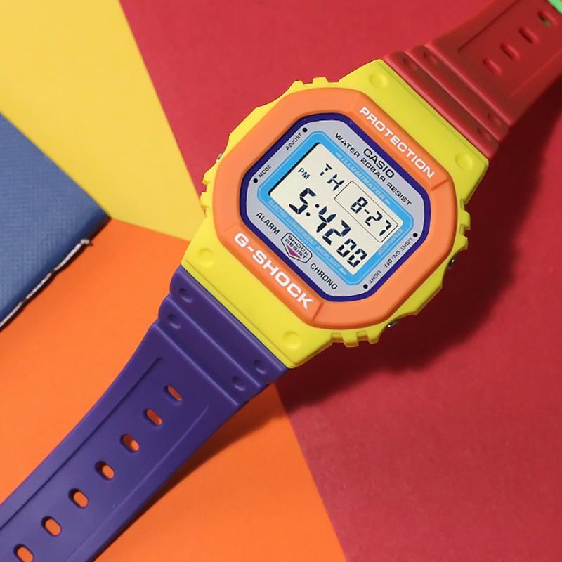 Casio Serie G-SQUAD G-SHOCK Serie Colorata Neon Quadrato Piccolo alla Moda Resistente agli Urti Impermeabile Movimento al Quarzo Cinturino in Resina Giapponese e DW-5610DN-9PR