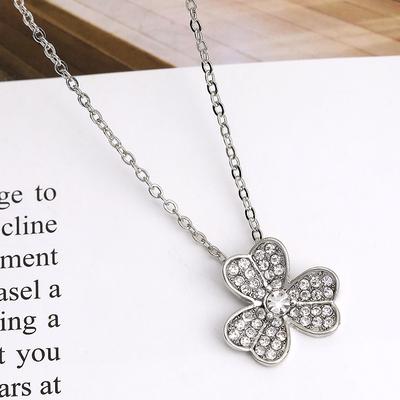 The Same Clover Necklace, Lucky Grass Zircon Pendant Is Simple, And Girls Are Inlaid With Diamonds.