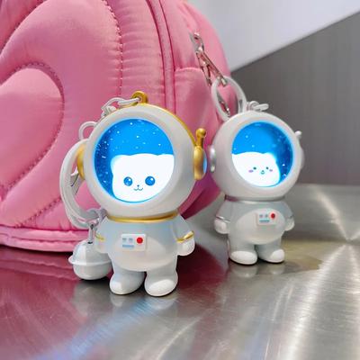 Roztomilý Hvězdný Světelný Astronaut Klíčenka Umí Říct Miluji Tě Zvuk Světlo Medvěd Klíčenka na Auto Přívěsek na Tašku Kawaii Dárky Závěs na Tašku