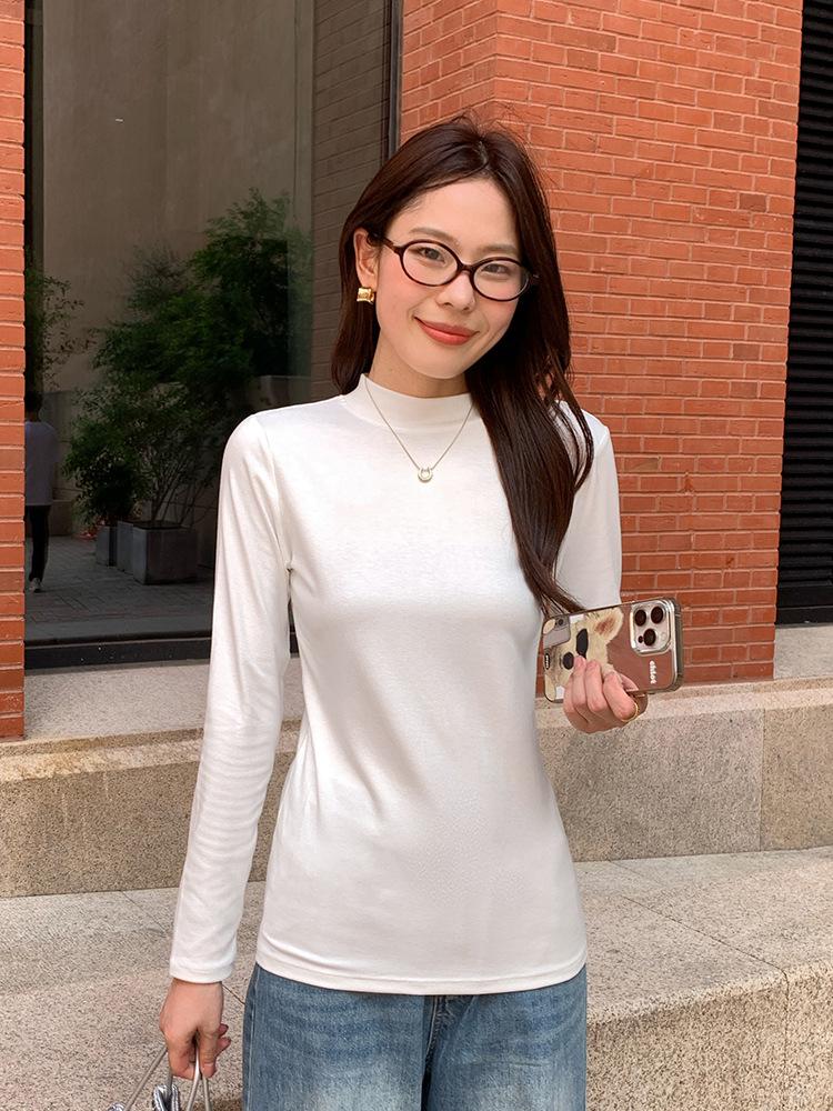 Women’s Slim Fit Brushed Fleece Lined Stand Collar T-Shirt with Long Sleeves for Spring, Autumn, and Winter.