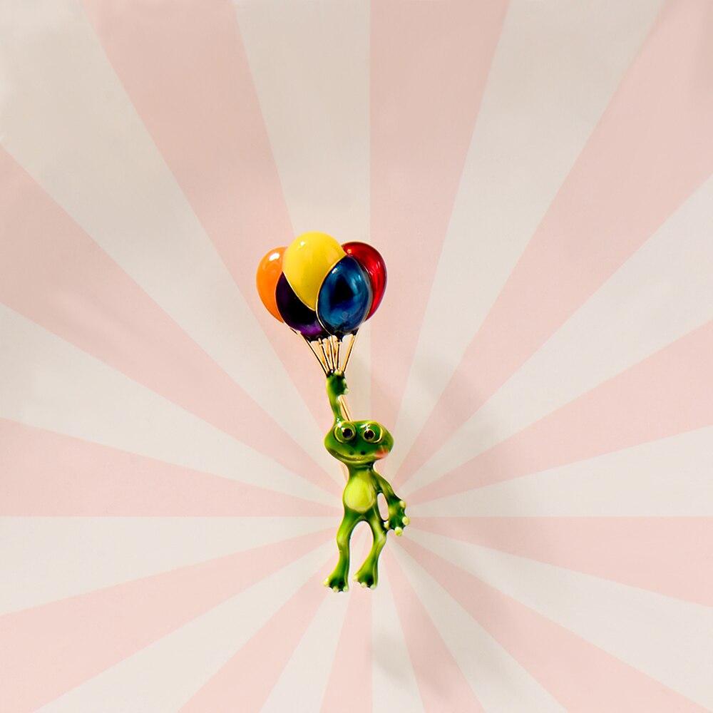 Blucome Green Frog Lifting Hot Air Balloon Shape Brooch Enamel Animal Corsage Jewelry for Women Suit Hijab Pins
