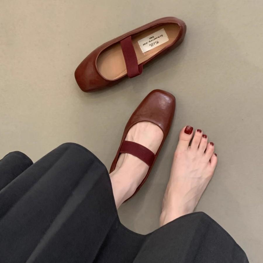 Vintage Square-toed Shallow Single Shoes Women's Spring and Autumn French Casual Ballet Fairy Flat Mary Jane Shoes Are Fashionable and Versatile