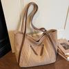 Leisure Large-capacity Women's Bag, Stylish and Simple, Suitable for Classes and Commuting, Tote Bag