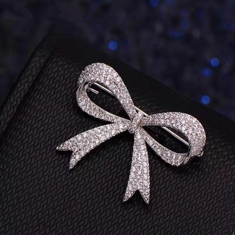 Elegant Bowknot Water Drop Brooches Pin For Girl Bridal Shiny Metal Small Brooch Pin Lapel Pins Fixed Anti Button Clothing