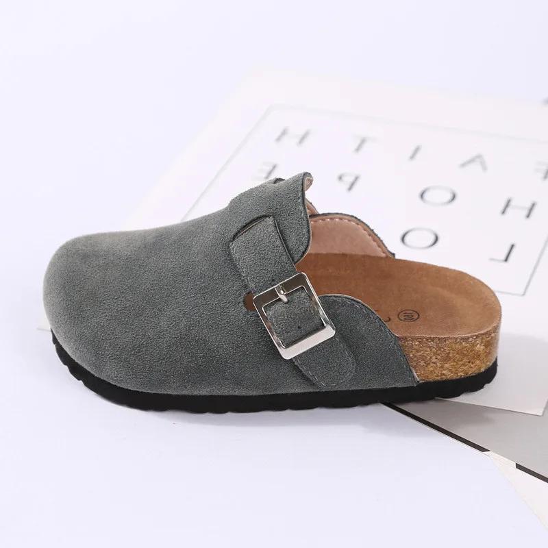 

Детские тапочки для девочек Пробковые тапочки Детская обувь Домашняя обувь для мальчиков Детская мода Замшевые повседневные сандалии 2024 весна лето 23 tag (130) серый